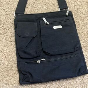 Black Baggallini purse